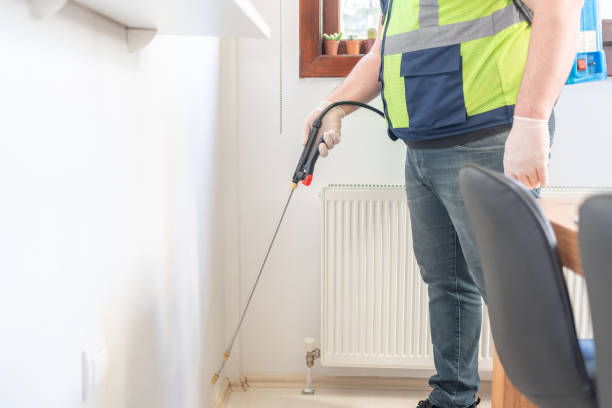 Best Emergency Pest Control  in Lake Camelot, IL